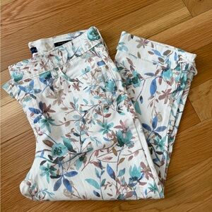 Bandolino Mandie Capri Floral Ankle Jeans - White and Teal